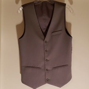 A tailored mens grey suit vest from Jazzuli